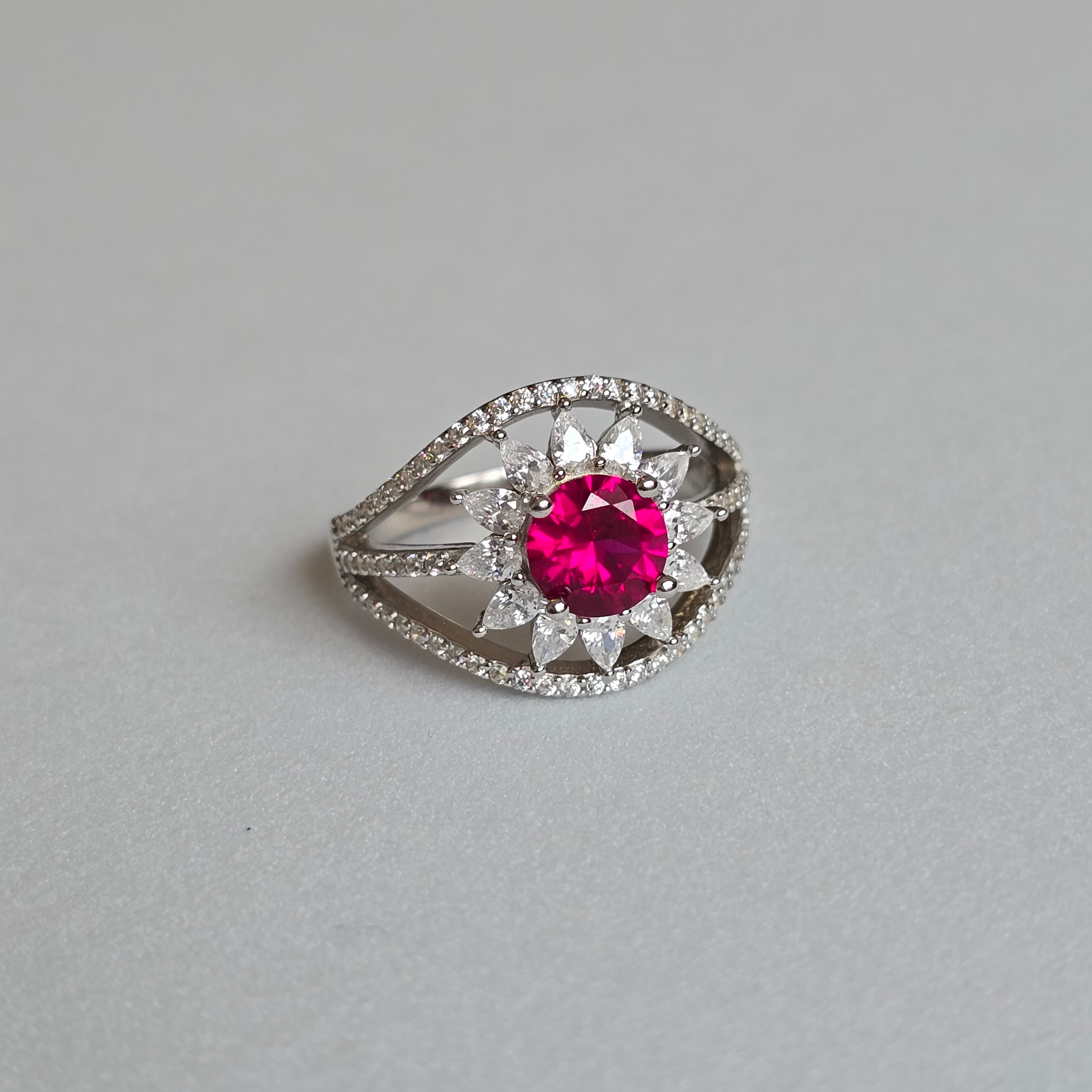 Zahra Ring in 925 Silver with Red Stone and Zircons