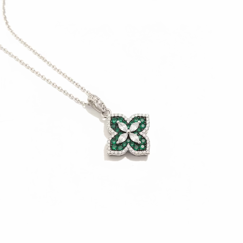 Collana Quadrifoglio Geometrico in Argento 925 – Zirconi Bianchi e Verdi