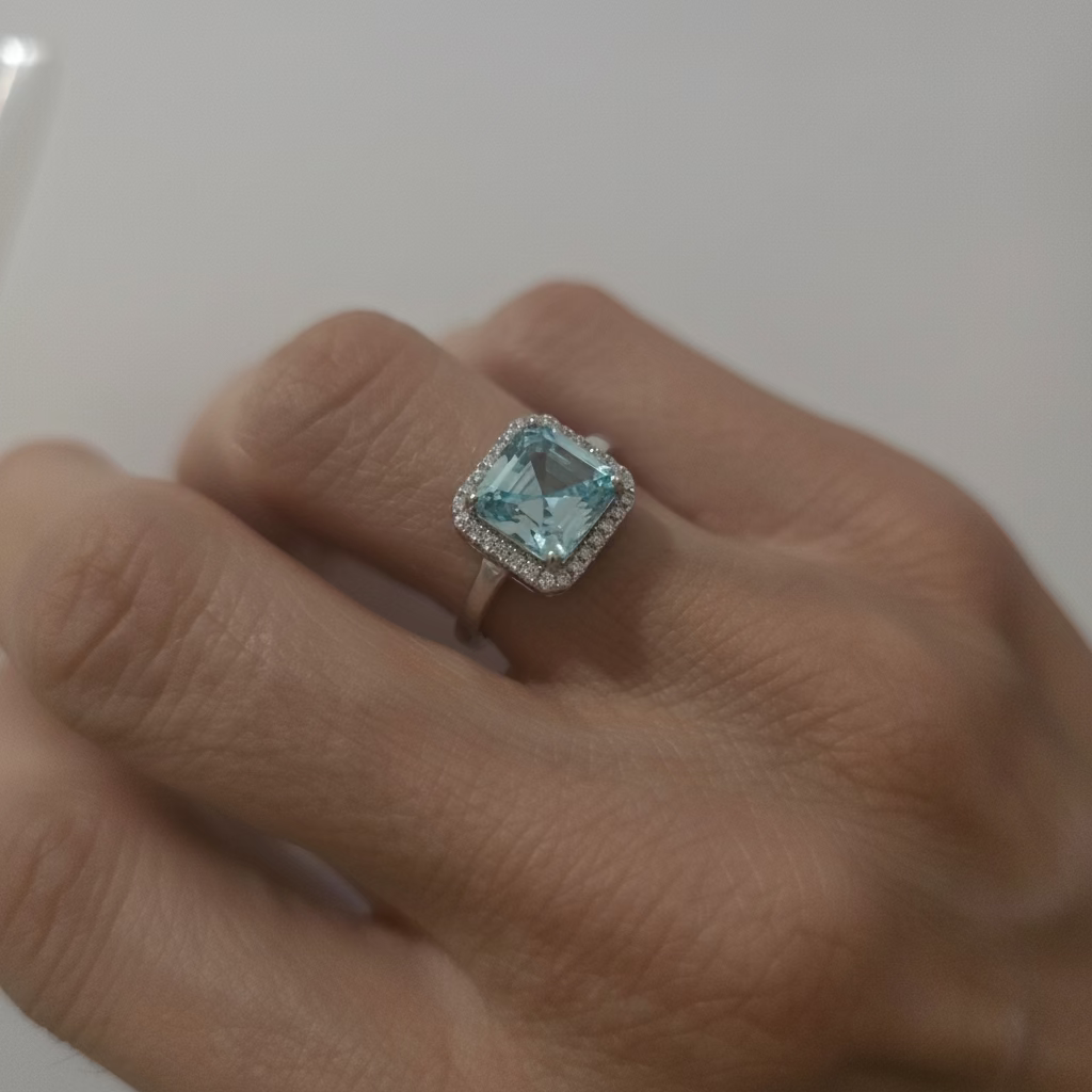 Anello Halo Ottagonale in Argento 925 con Cristallo Acquamare - Misura Regolabile