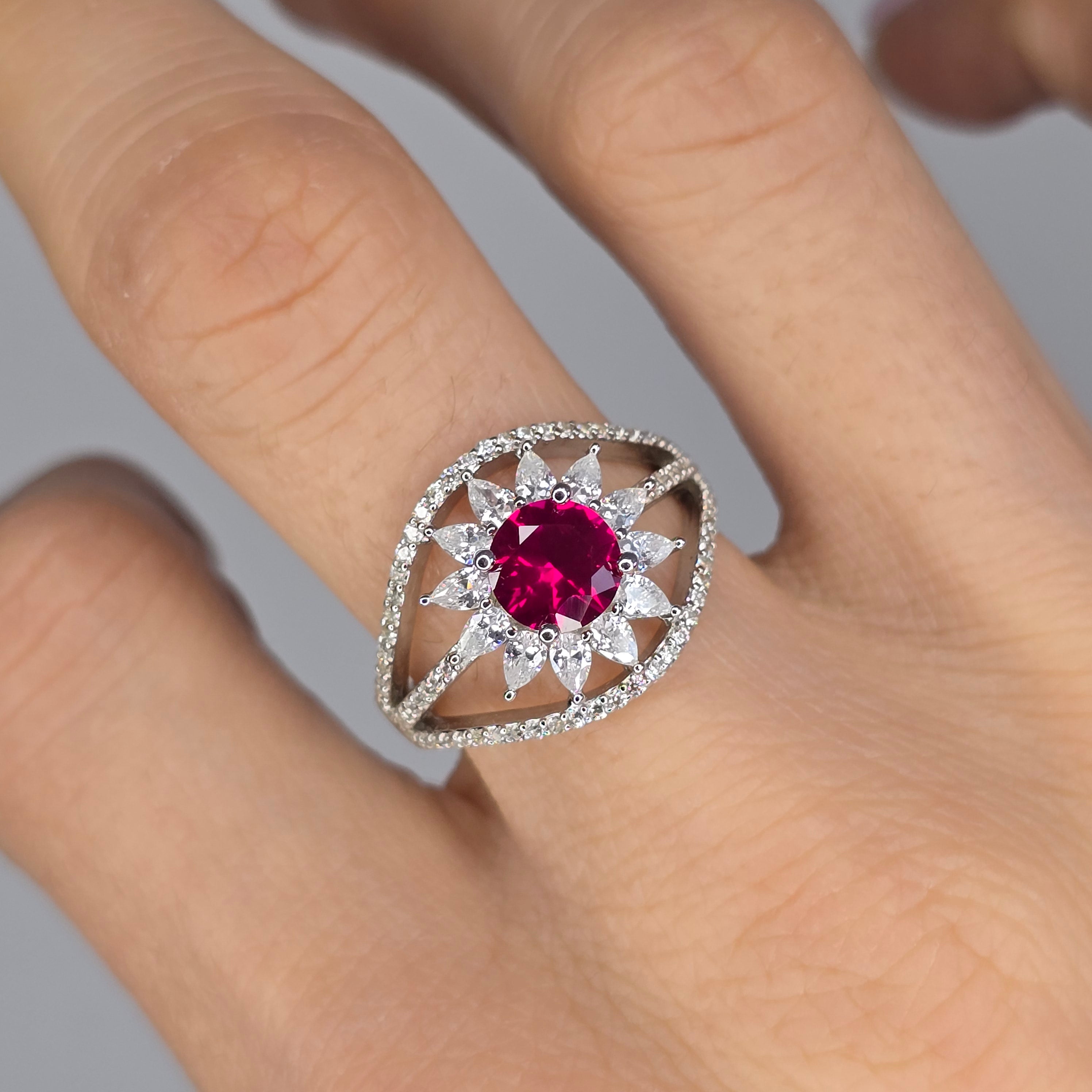 Zahra Ring in 925 Silver with Red Stone and Zircons