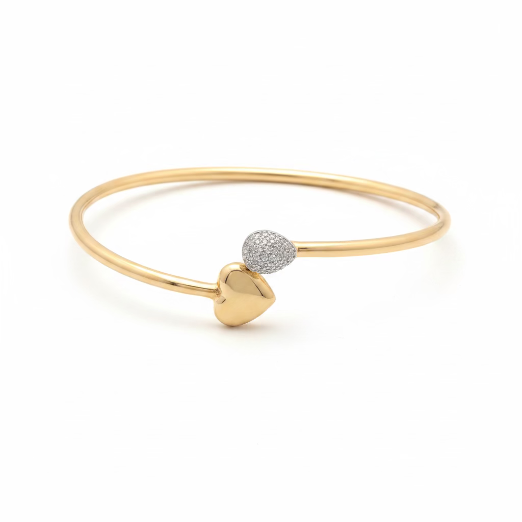Bracciale Rigido "Love & Light" in Argento 925 Placcato Oro con Cuore e Pavé di Zirconi – Diametro 6 cm
