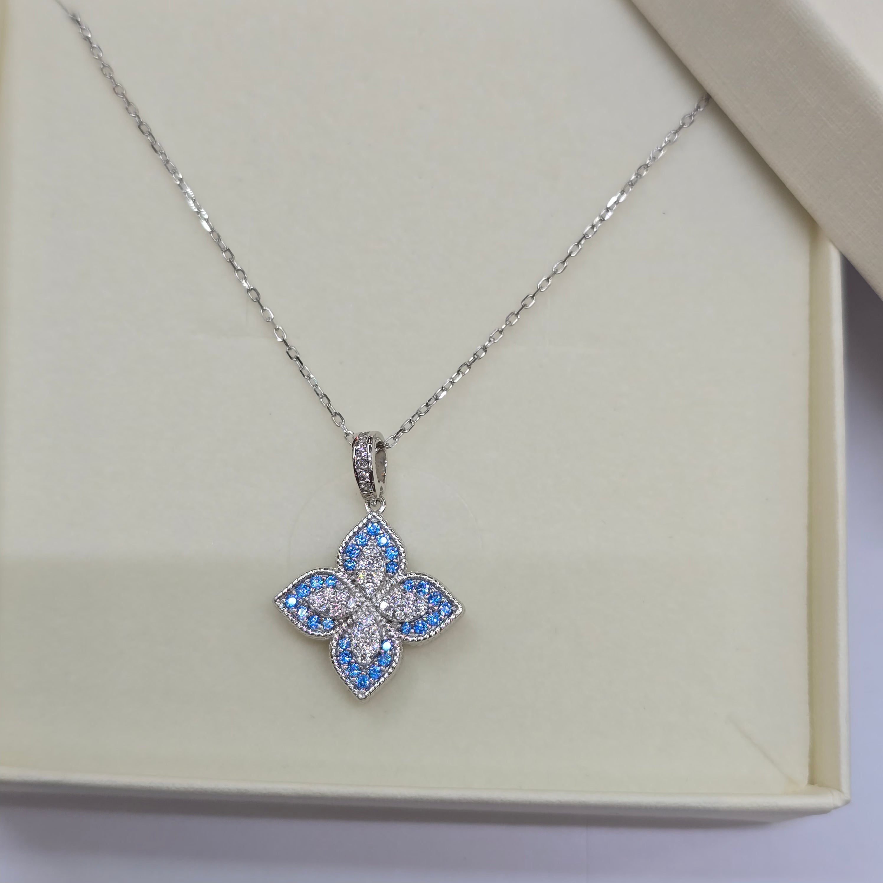 Collana Quadrifoglio in Argento 925 – Zirconi Bianco e Azzurro