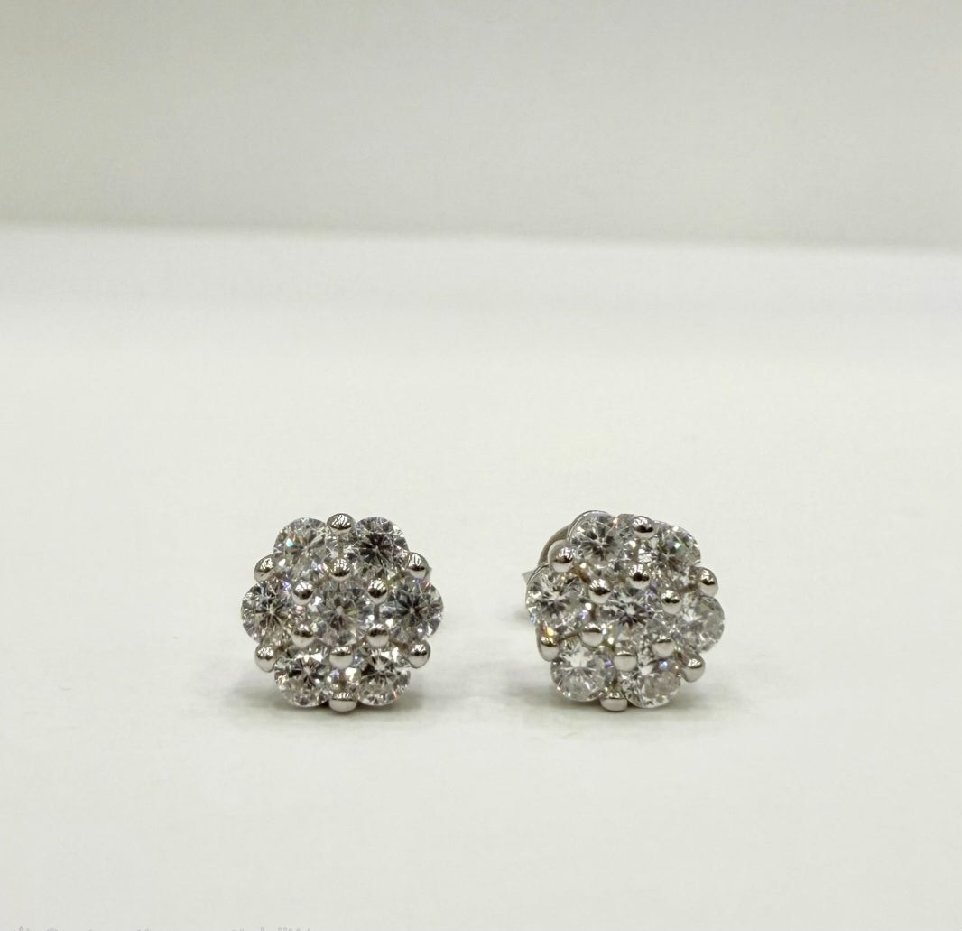 Orecchini a Lobo Fiore in Argento 925 con Zirconi – 5 mm