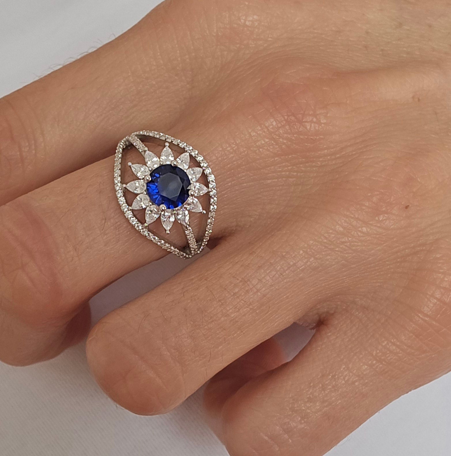 Zahra Ring in 925 Silver with Red Stone and Zircons