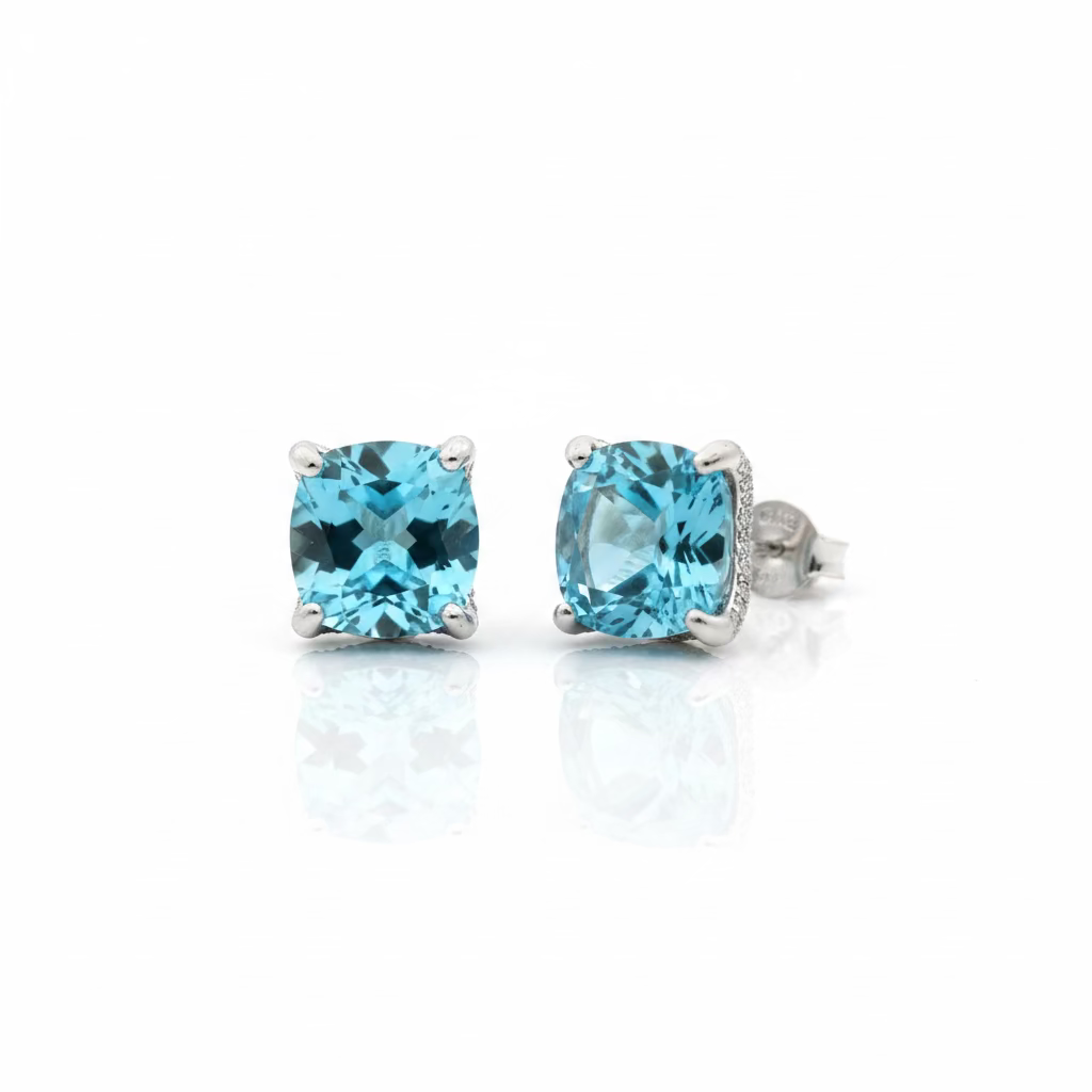 Orecchini a Lobo Ottagonali in Argento 925 con Cristallo Acquamare e Pavé Nascosto (9x9mm)