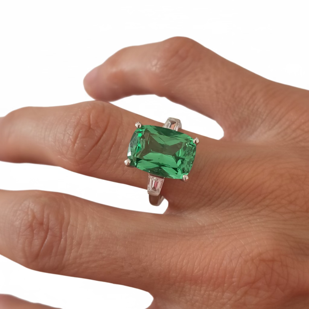 Anello Trilogy Geometrico in Argento 925 con Tormalina Verde Cushion e Trapezio