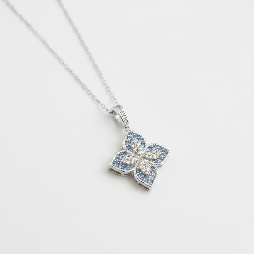 Collana Quadrifoglio in Argento 925 – Zirconi Bianco e Azzurro