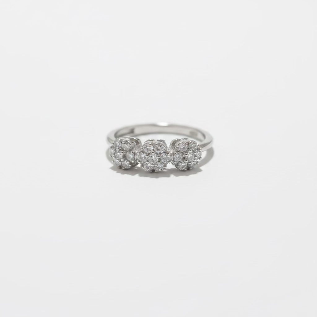 Anello Trilogy di Fiori in Argento 925 con Zirconi Bianchi - Misura Regolabile