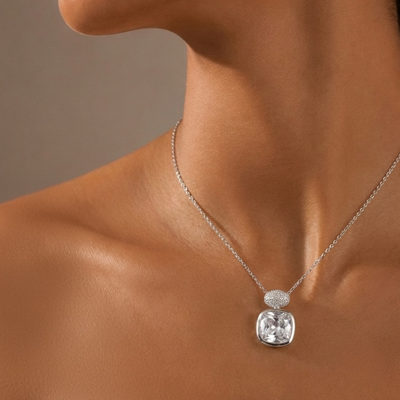 Collana Girocollo "Royal Duet" in Argento 925 con Pendente Cushion e Pavé