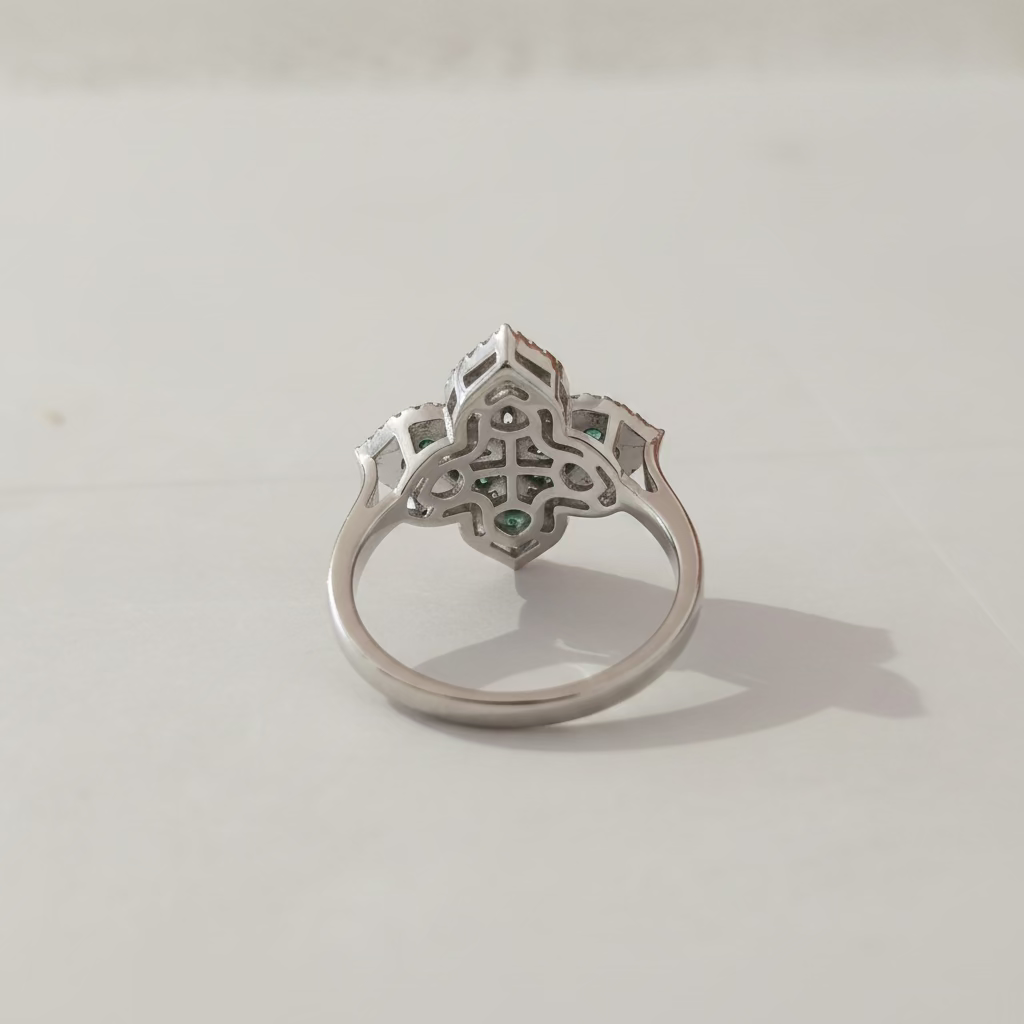 Anello Quadrifoglio in Argento 925 con Zirconi Verdi e Bianchi