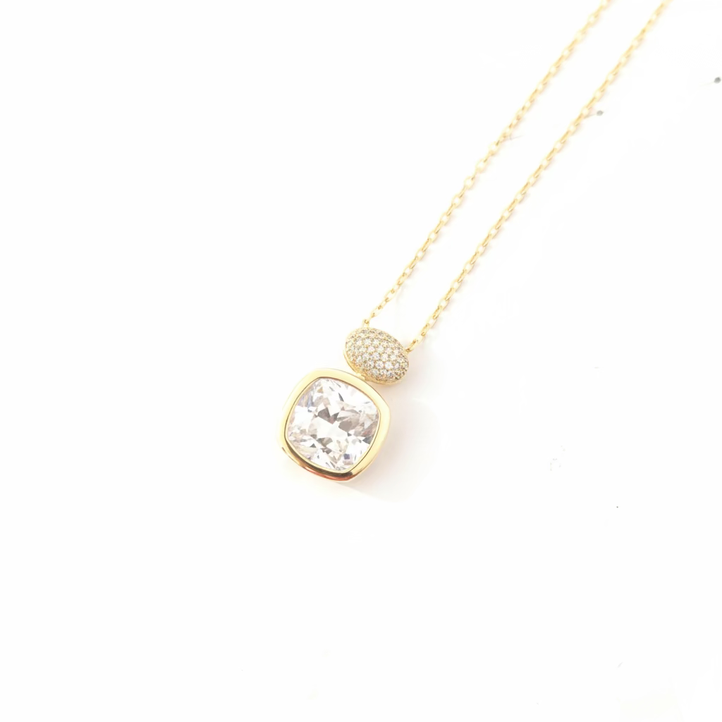 Collana Girocollo "Royal Duet" in Argento 925 con Pendente Cushion e Pavé