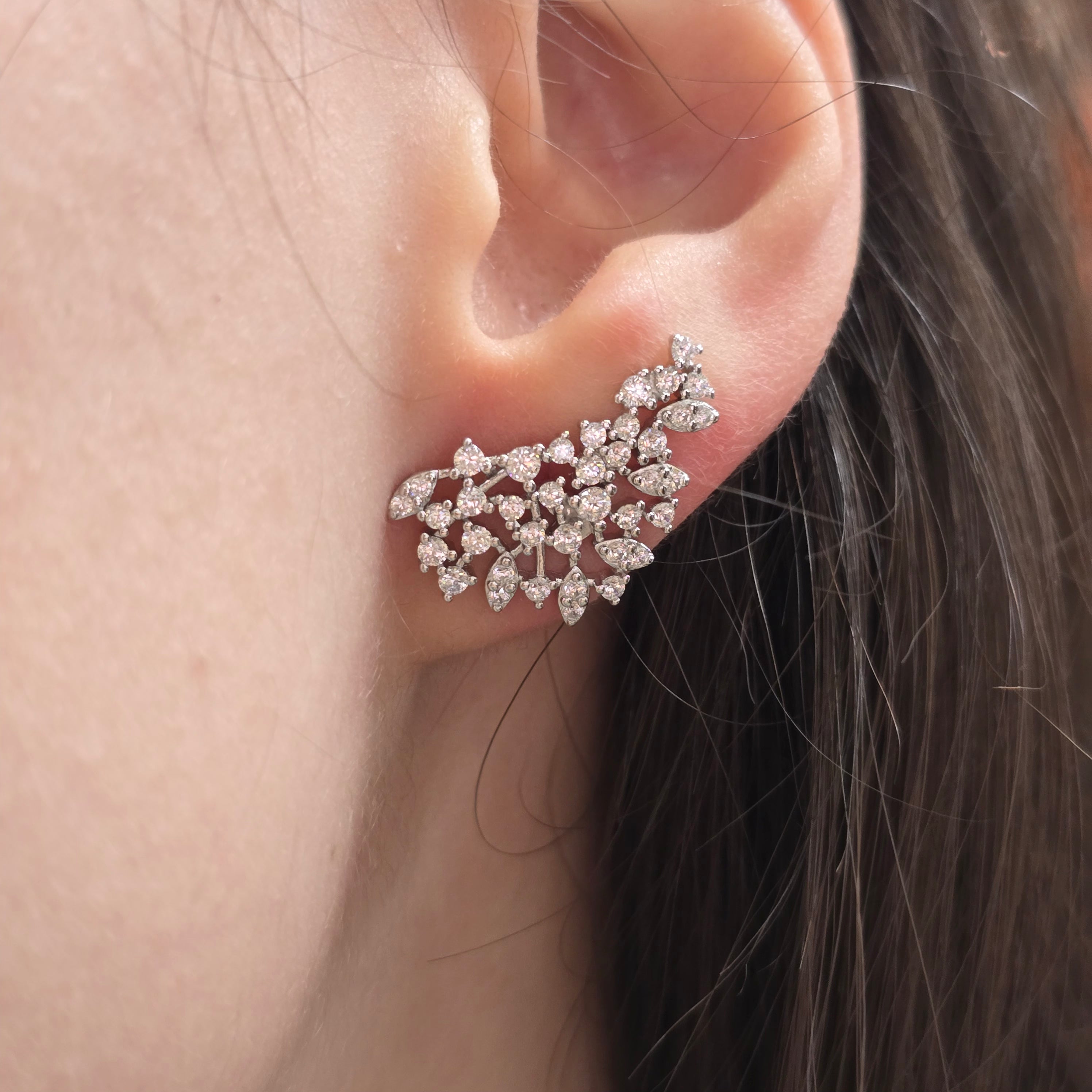 Orecchini a Lobo "Wings" in Argento 925 Placcato Oro con Zirconi Bianchi – 20×12 mm