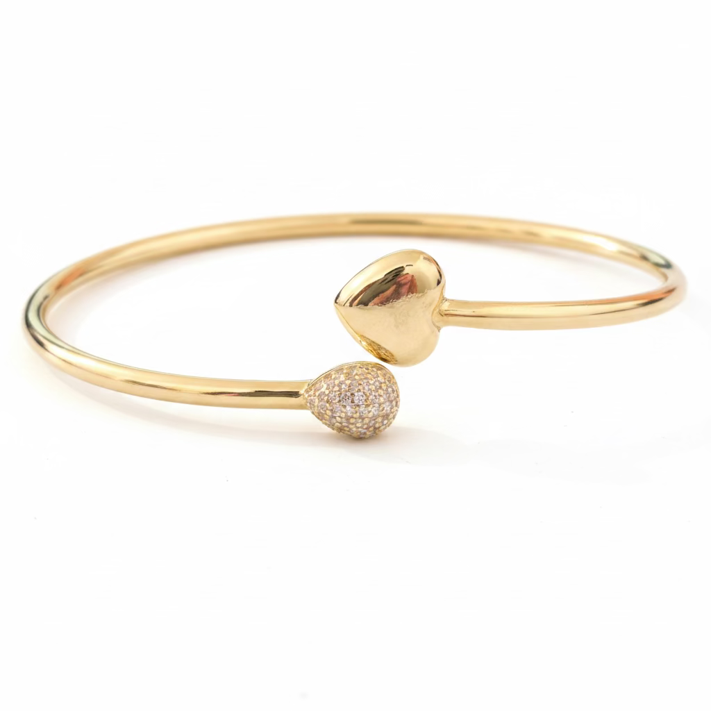 Bracciale Rigido "Love & Light" in Argento 925 Placcato Oro con Cuore e Pavé di Zirconi – Diametro 6 cm